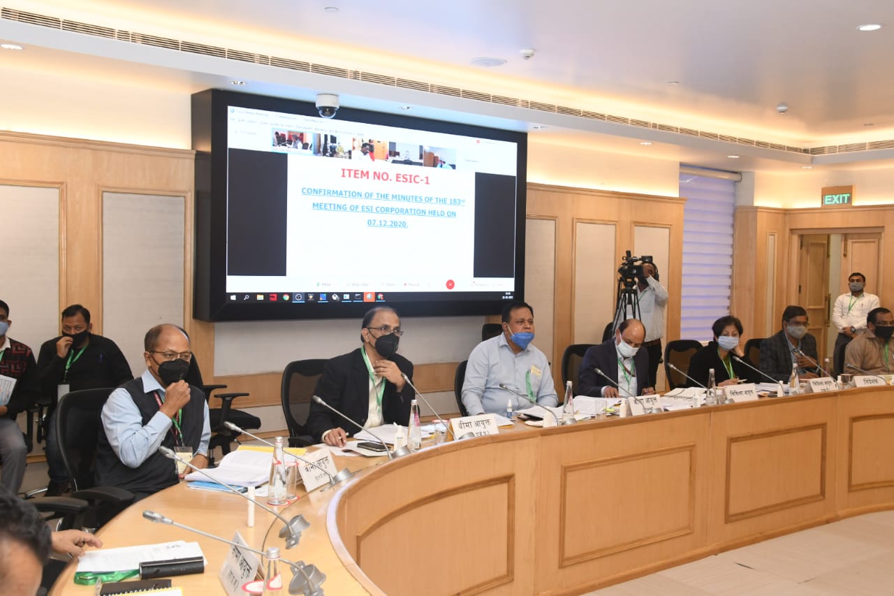 प्रेस प्रकाशनी - क.रा.बी. निगम द्वारा बीमाकृत कामगारों/बीमाकृत महिलाओं को बेहतर सेवाएं प्रदान करने हेतु प्रमुख नीतिगत पहलें